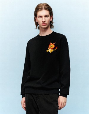 Black Men's Urban Revivo Dragon Embossed Crew Neck Sweatshirts | EHM4147ZZ