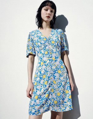 Blue Women's Urban Revivo Floral Printed V-Neck A-Line Dress | FWB1726ED