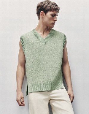 Green Men's Urban Revivo V-Neck Knitted Cardigan | BTI6157HH