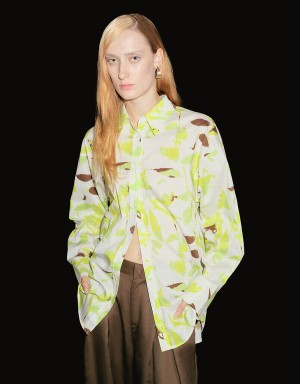 Green Women's Urban Revivo Leaf Print Button Up Shirts | YVA2131ZO