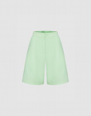 Green Women's Urban Revivo Plain Pleated Shorts | KKK1050MJ