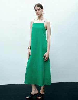 Green Women's Urban Revivo Sleeveless Straight Dress | VDF7247EM