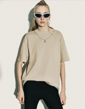 Khaki Women's Urban Revivo Regular With Necklace T Shirts | TKE7336MA