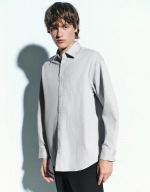 Light Grey Men's Urban Revivo Textured Button Up Loose Shirts | KOL8148TN