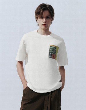 White Men's Urban Revivo Loose Straight T Shirts | ADU1351NV