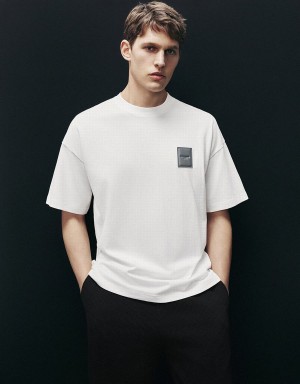 White Men's Urban Revivo Straight Loose T Shirts | QJP6064UI