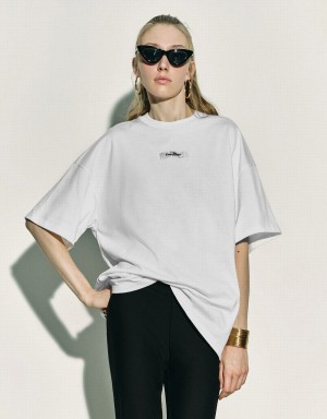 White Women's Urban Revivo Loose Straight T Shirts | ZPZ939CS