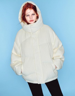 White Women's Urban Revivo Stand Collar Puffer Jacket | IQA8874UG