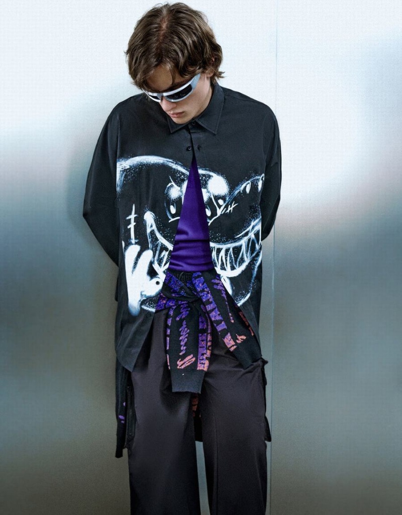 Black Men's Urban Revivo Cartoon Printed Oversized Shirts | LRG4545EV