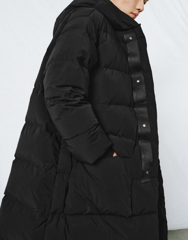 Black Men's Urban Revivo Hooded Puffer Jacket | YVO8860DE