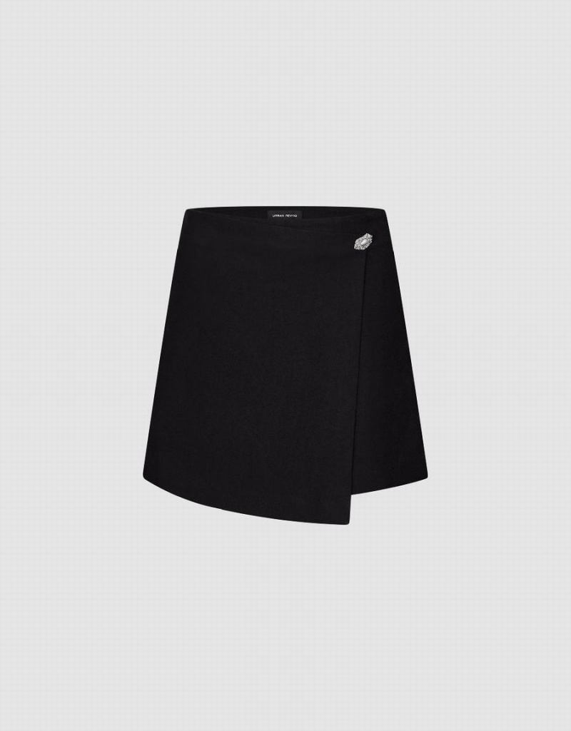 Black Women\'s Urban Revivo Glamor Regular Skort Shorts | KAU9347JF