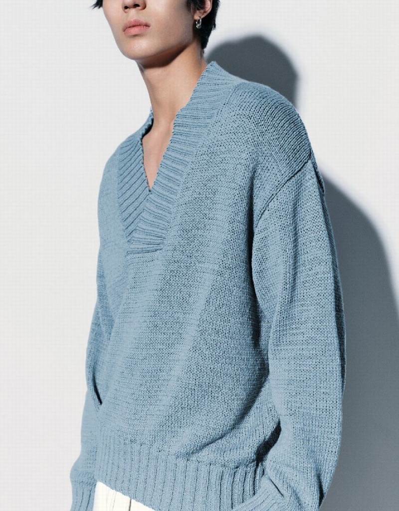 Blue Men's Urban Revivo V-Neck Knitted Cardigan | WIA9318GF