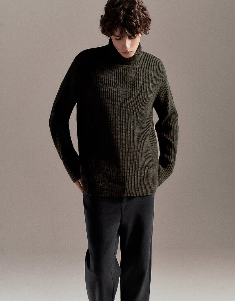 Green Men's Urban Revivo Turtle Neck Straight Sweaters | EOC5874KJ