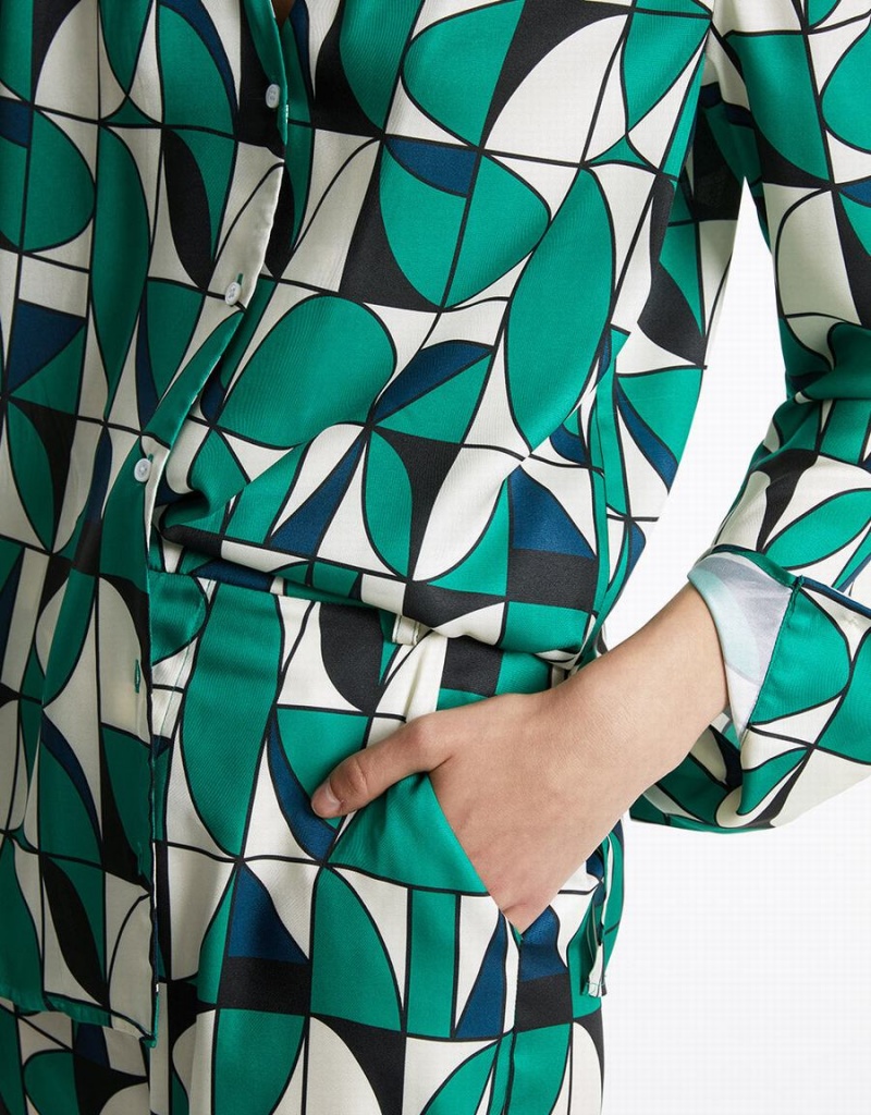 Green Women's Urban Revivo Geometric Print Shirts | HSR4415YM