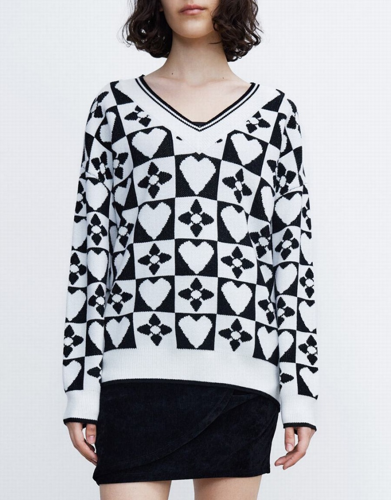 Grey Women's Urban Revivo Heart & Checkered Pattern Sweaters | BTH9375CP