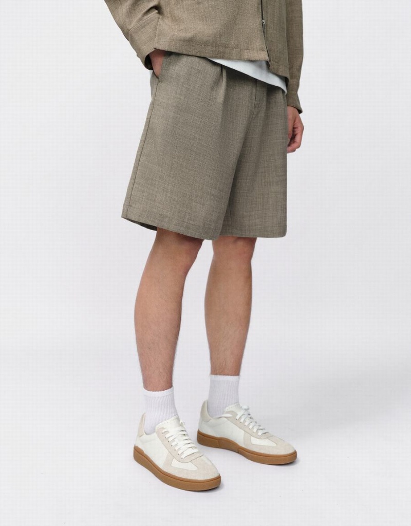 Khaki Men's Urban Revivo Loose Shorts | GNP1353BJ