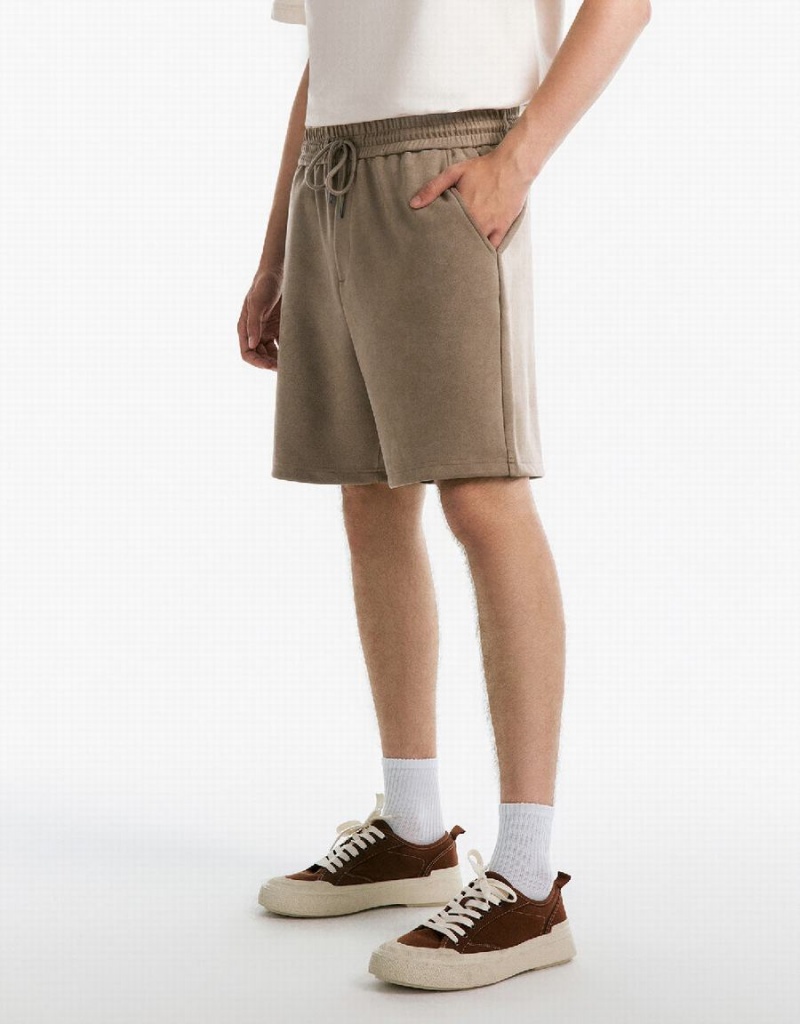 Khaki Men's Urban Revivo Loose Shorts | TWE91ZV