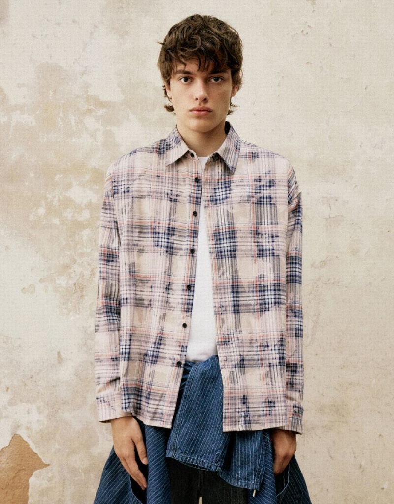 Khaki Men\'s Urban Revivo Plaid Oversized Shirts | SCP552JT