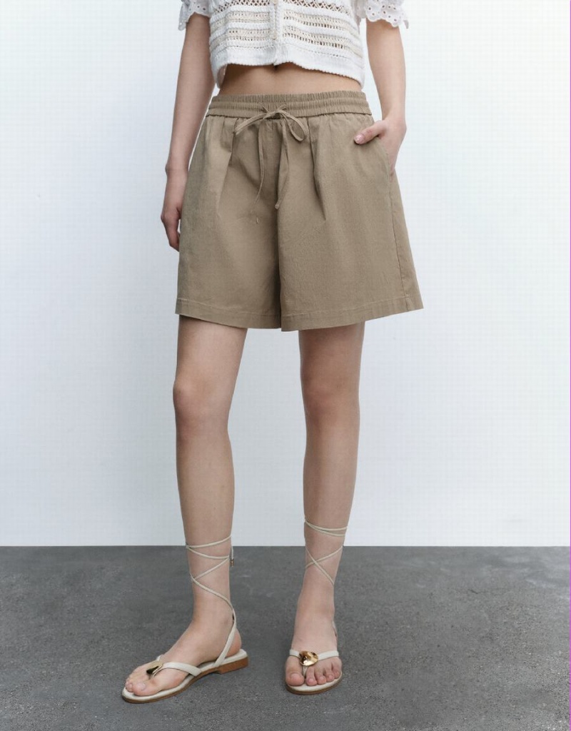 Khaki Women's Urban Revivo Drawstring Waist Oversized Shorts | RMN176OR