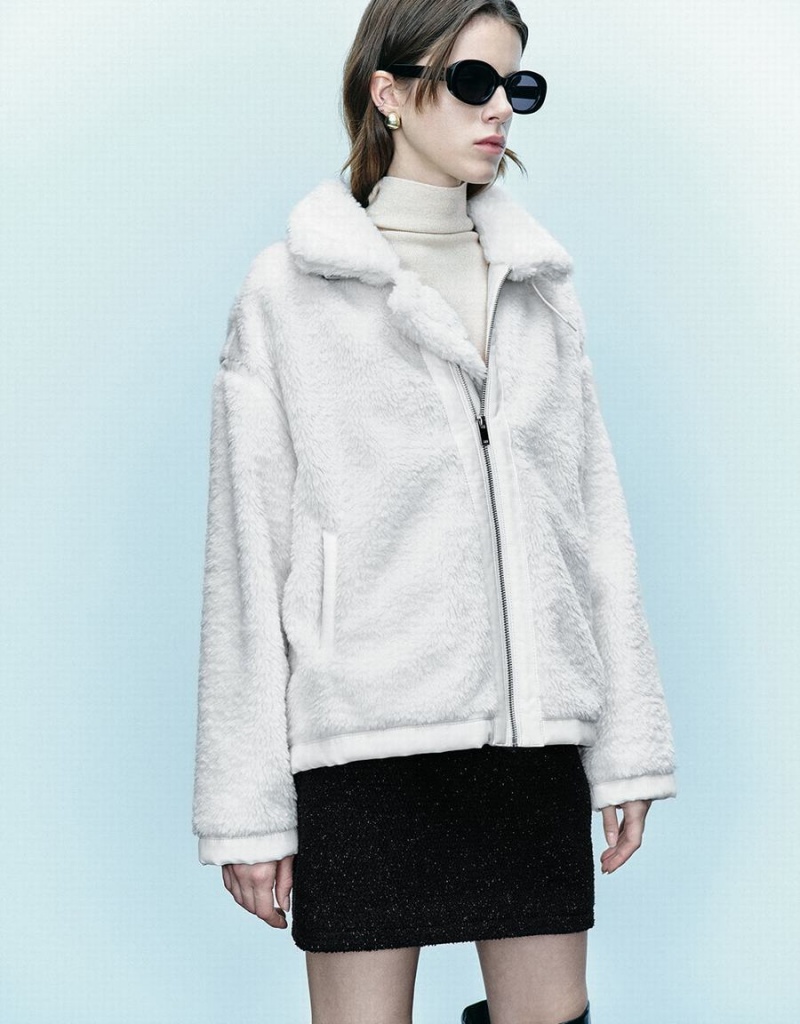 White Women's Urban Revivo Zipper Front Furry Coats | ADK6759JI